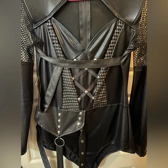 Leg Avenue Women's Villainess Vixen Sexy Cat Woman
Costume Medium 🖤 - Picture 8 of 16